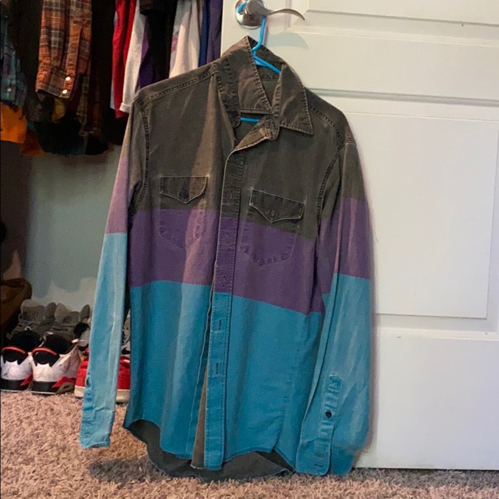 Wrangler multi colored button down.